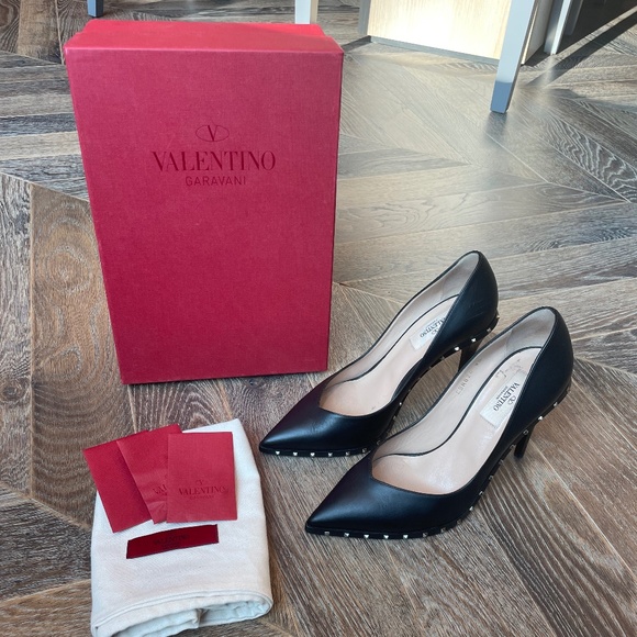 Valentino Rockstud Pumps - Picture 1 of 7